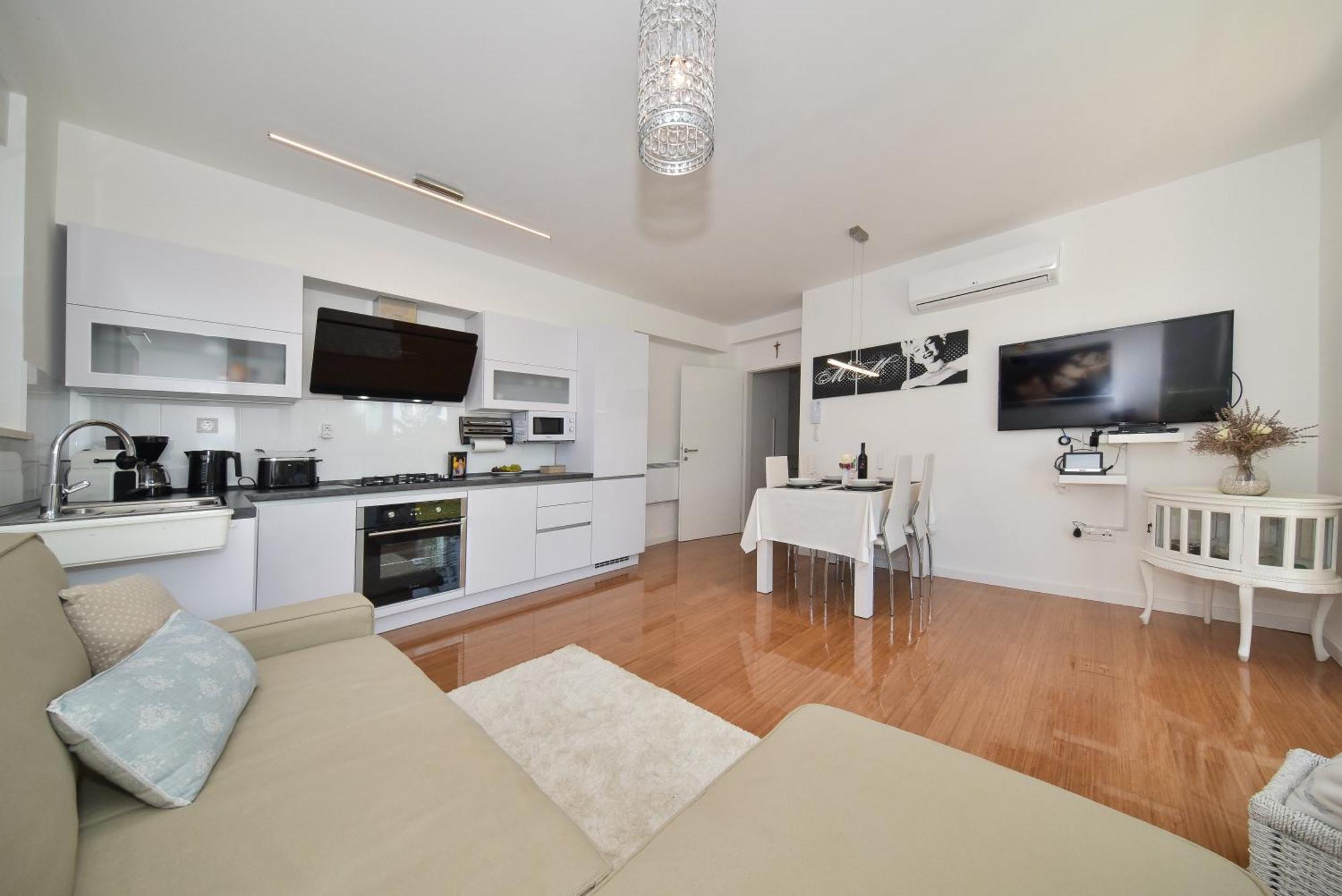 Mm Luxury Apartments Gold & Rubin Zadar Room photo