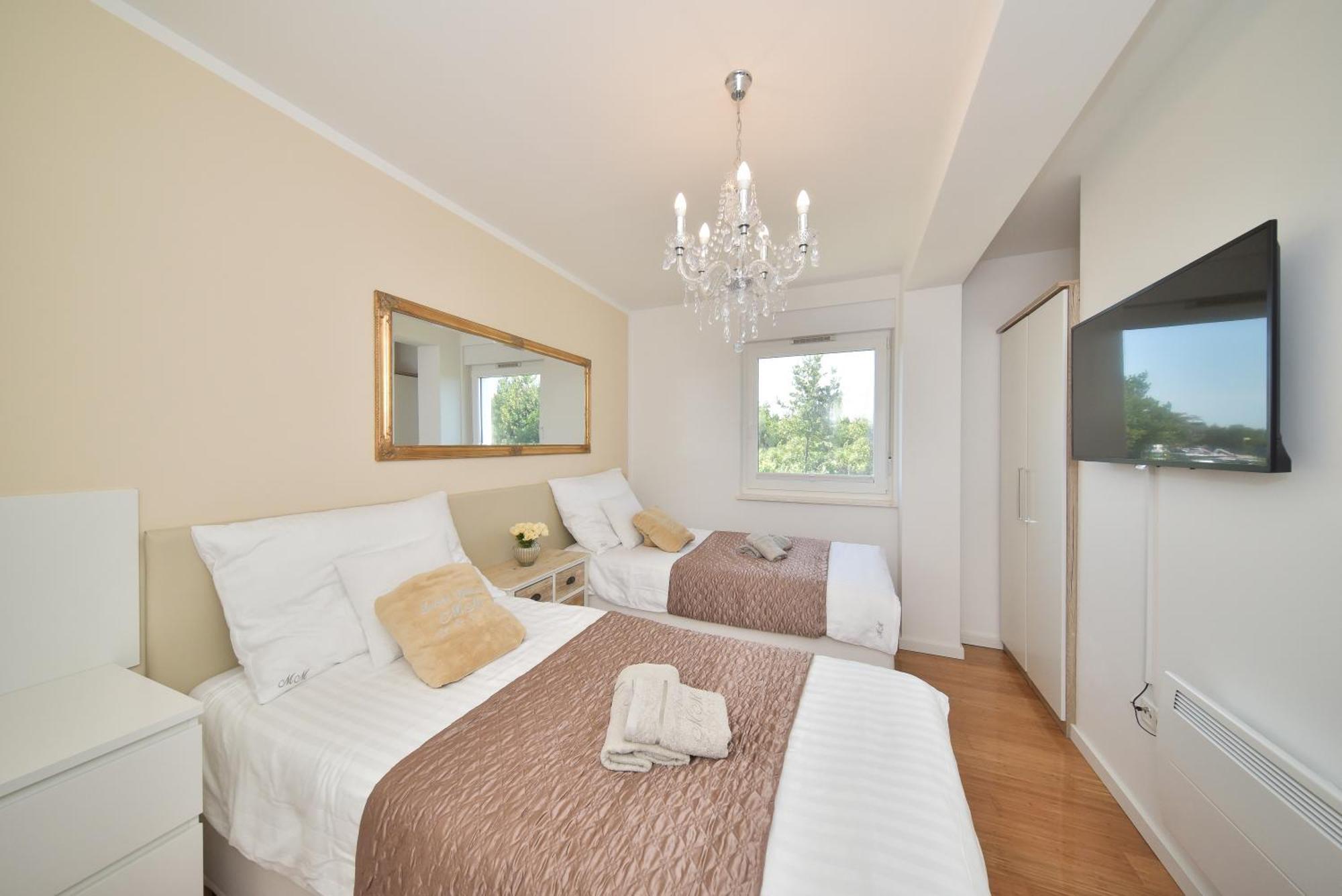 Mm Luxury Apartments Gold & Rubin Zadar Room photo