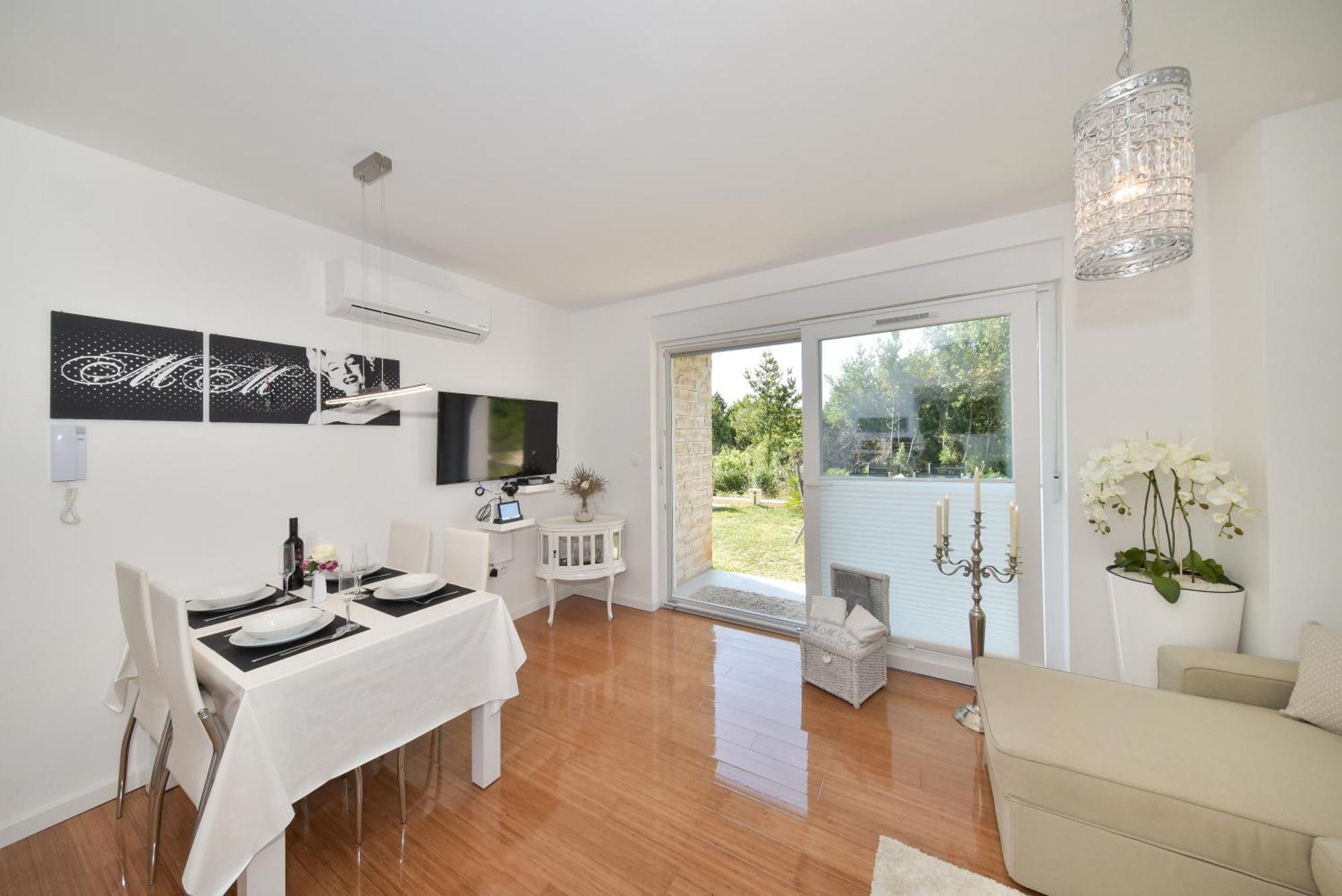 Mm Luxury Apartments Gold & Rubin Zadar Room photo