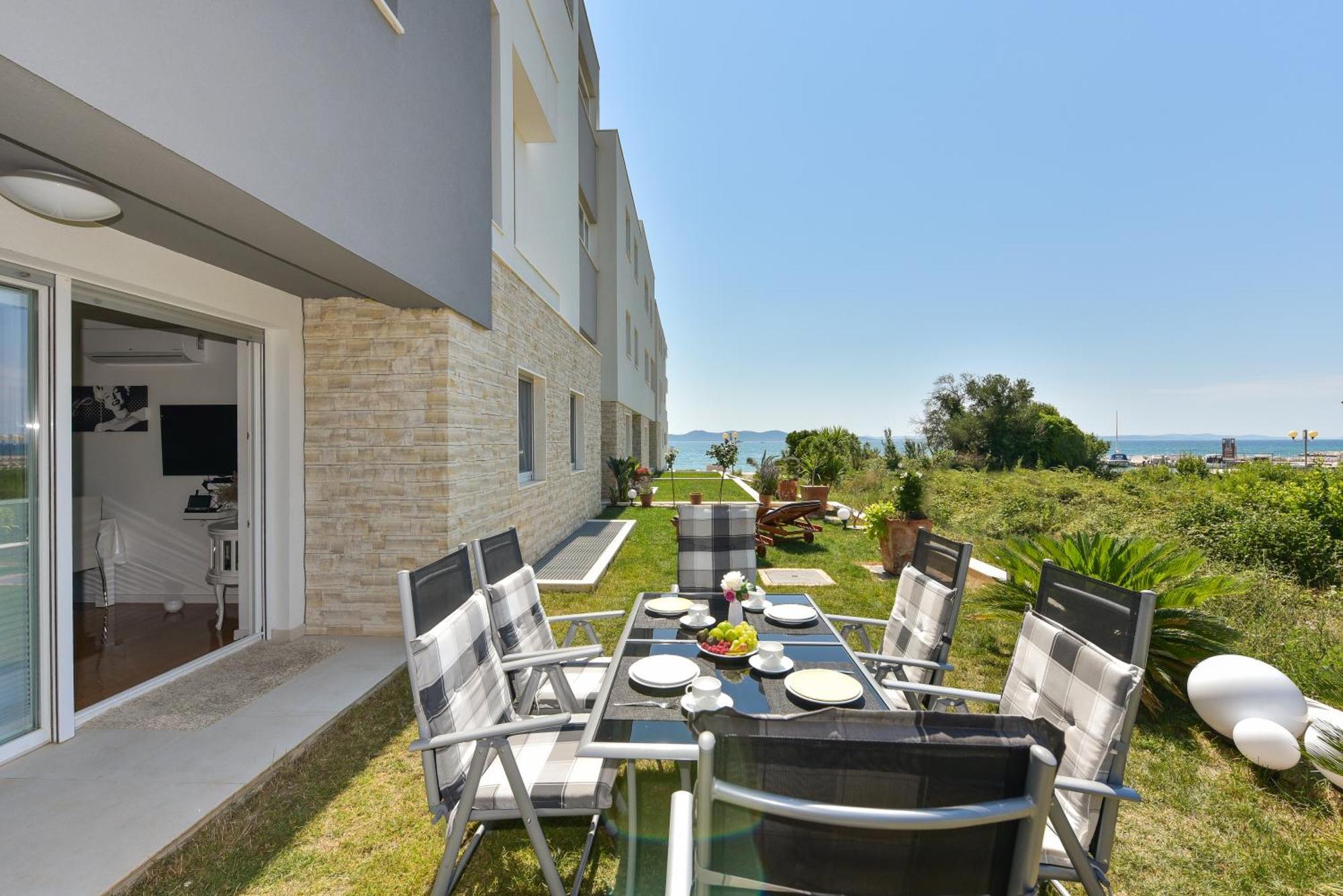Mm Luxury Apartments Gold & Rubin Zadar Room photo